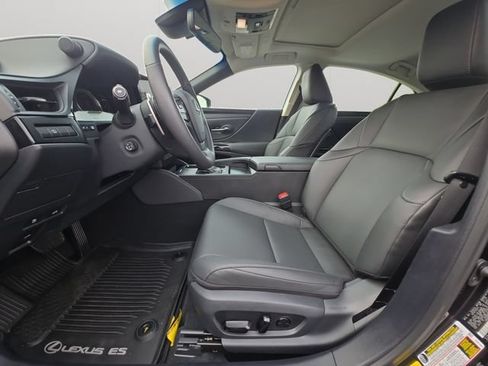 Used 2025 Lexus ES 350 w/ Technology Package FWD image 10