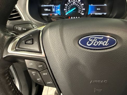 Used 2024 Ford Edge SEL AWD/4WD image 35