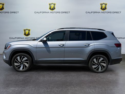 Used 2025 Volkswagen Atlas SE FWD image 2
