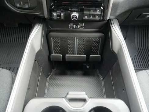 New 2026 RAM 3500 Big Horn AWD/4WD image 18