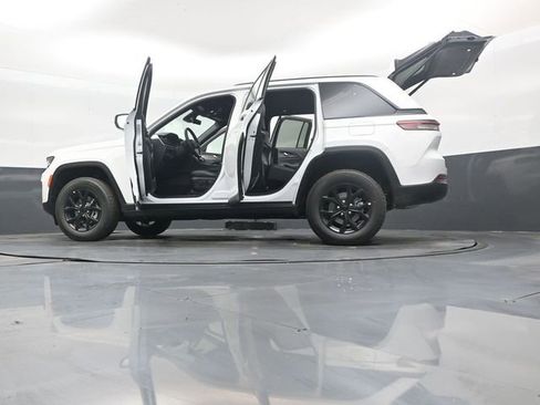 New 2025 Jeep Grand Cherokee Laredo image 53