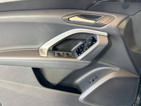 Used 2025 Audi Q5 Premium w/ 19" Wheel Package AWD/4WD image 16