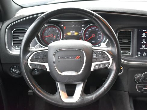 Used 2017 Dodge Charger R/T w/ Premium Group image 29