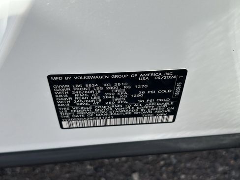 Used 2024 Volkswagen Atlas Cross Sport SE image 17