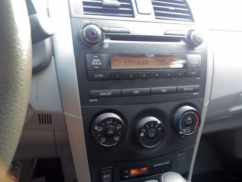 Used 2010 Toyota Corolla LE FWD image 10