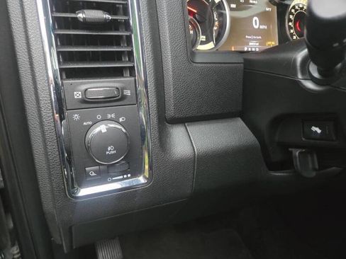 Used 2015 RAM 1500 Laramie w/ Convenience Group AWD/4WD image 21