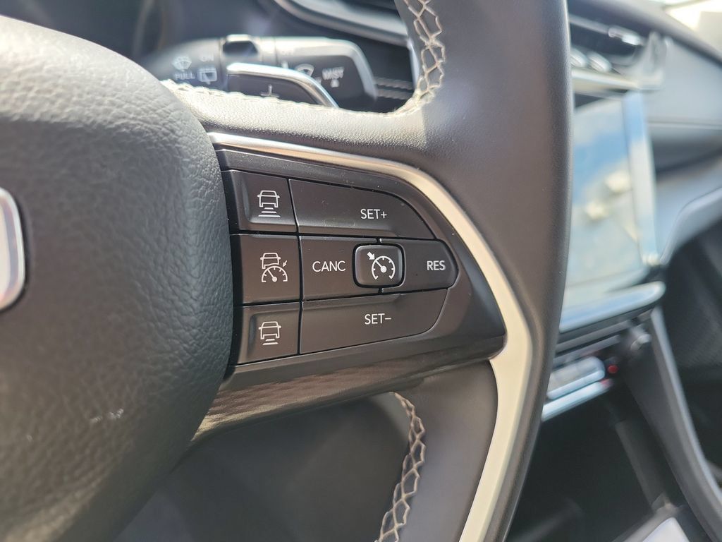 Used 2023 Jeep Grand Cherokee L Laredo AWD/4WD image 26
