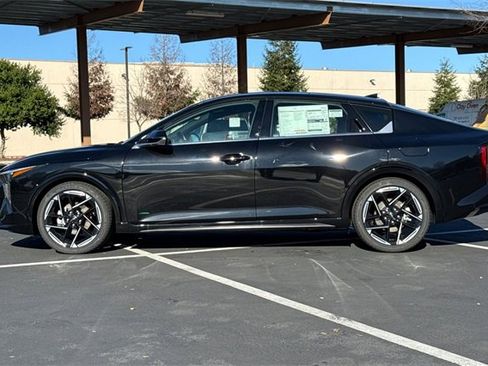 New 2025 Kia K4 GT-Line image 10