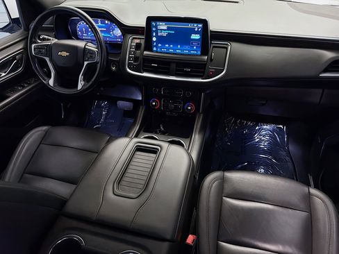 Used 2022 Chevrolet Suburban LT RWD image 12