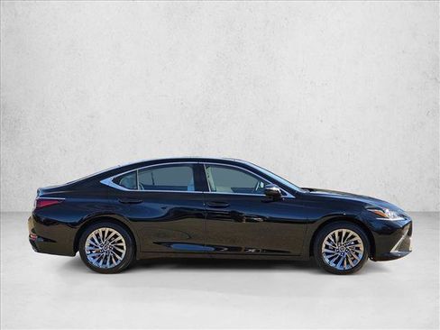 Used 2024 Lexus ES 350 w/ Luxury Package image 4