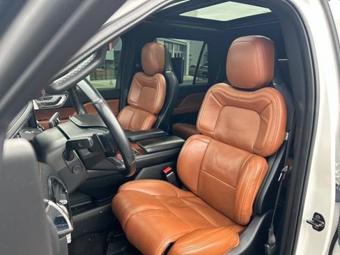 Used 2020 Lincoln Navigator Reserve w/ Equipment Group 208A Reserve AWD/4WD image 22