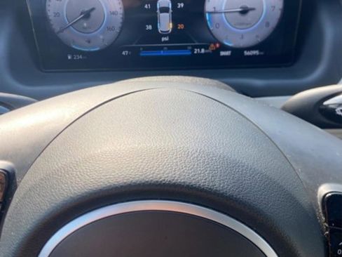 Used 2023 Hyundai Tucson Limited image 22