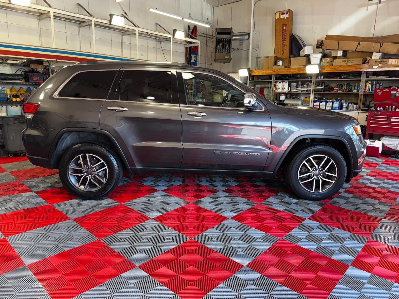 Used 2020 Jeep Grand Cherokee Limited AWD/4WD image 8