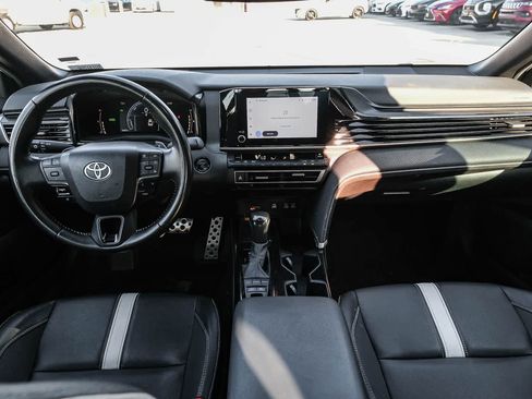 Used 2025 Toyota Camry SE FWD image 13