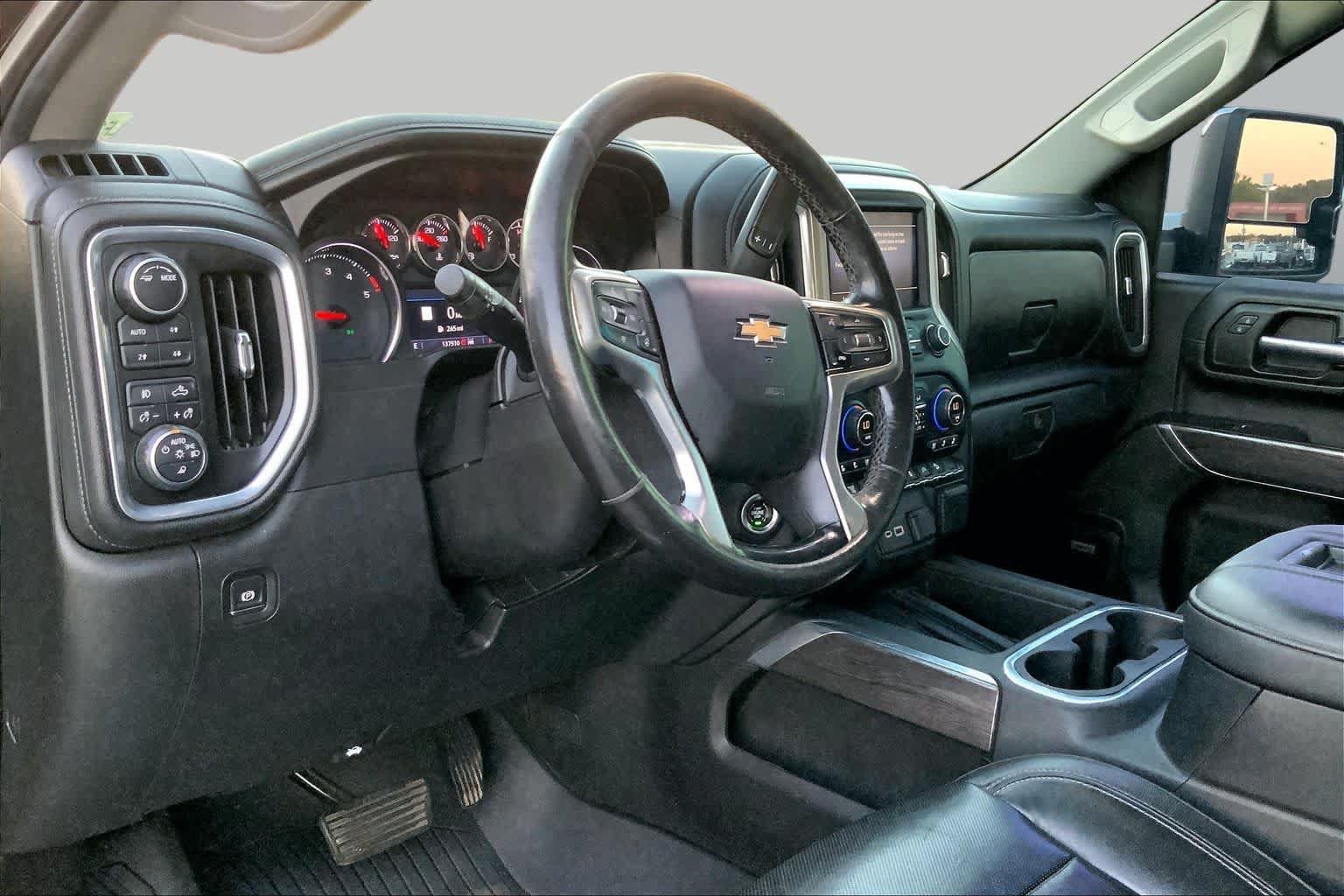 Used 2020 Chevrolet Silverado 2500 LTZ AWD/4WD image 16