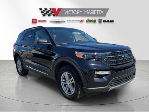 Used 2024 Ford Explorer XLT w/ Equipment Group 202A image 7