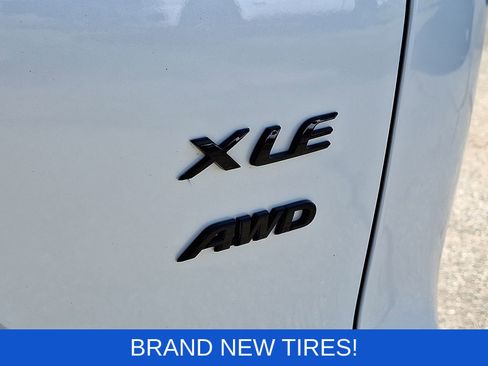 Used 2024 Toyota Corolla Cross XLE w/ Convenience Package AWD/4WD image 32