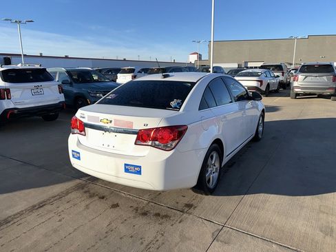 Used 2015 Chevrolet Cruze LT w/ Technology Package image 3