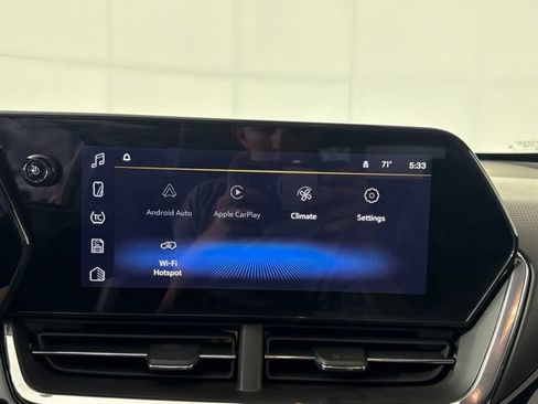 Used 2024 Chevrolet Trax RS w/ Sunroof Package FWD image 19