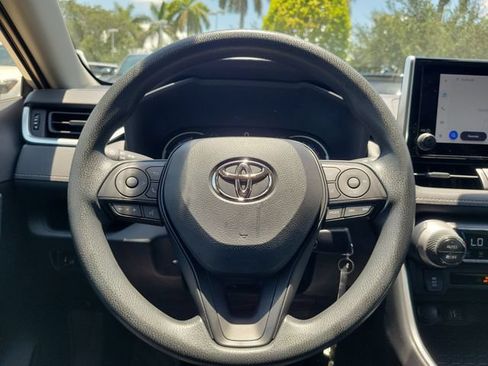 Used 2025 Toyota RAV4 LE AWD/4WD image 14