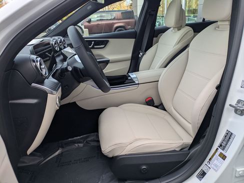 New 2026 Mercedes-Benz C 300 4MATIC Sedan image 15