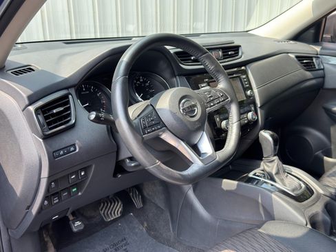 Used 2018 Nissan Rogue SV w/ Premium Package AWD/4WD image 11