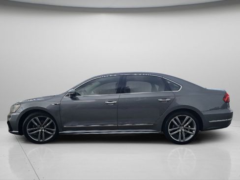 Used 2017 Volkswagen Passat 1.8T R-Line FWD image 19