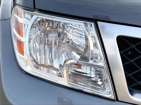 Used 2019 Nissan Frontier PRO-4X image 30