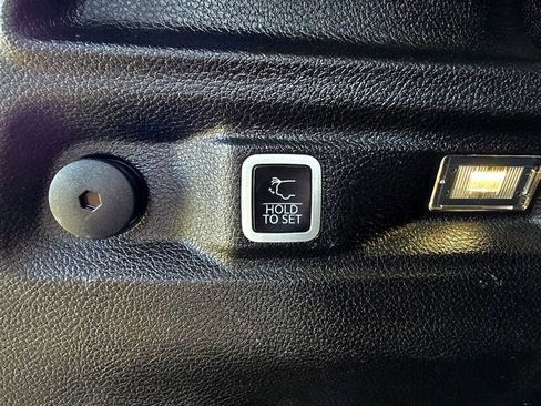 Certified 2023 Jeep Grand Cherokee L Limited w/ Luxury Tech Group II image 29