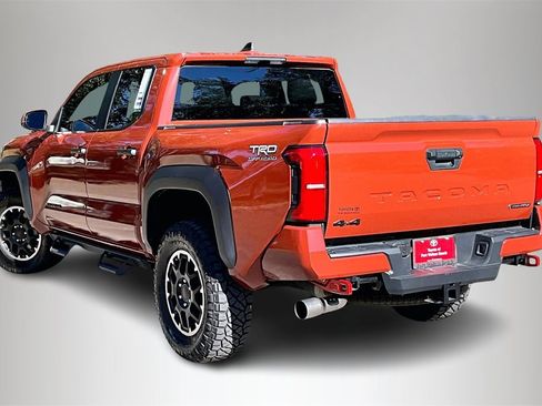 Used 2025 Toyota Tacoma TRD Off-Road image 4