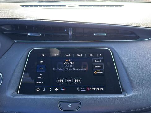 Used 2023 Cadillac XT4 Premium Luxury AWD/4WD image 16