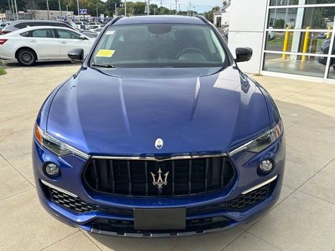 Used 2022 Maserati Levante GT AWD/4WD image 2