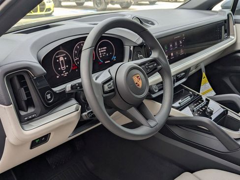 New 2026 Porsche Cayenne Coupe AWD/4WD image 4