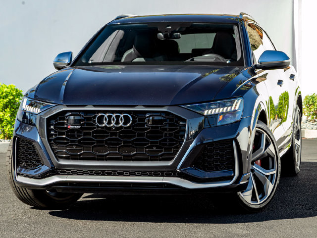 Used 2024 Audi RS Q8 w/ Executive Package AWD/4WD image 1
