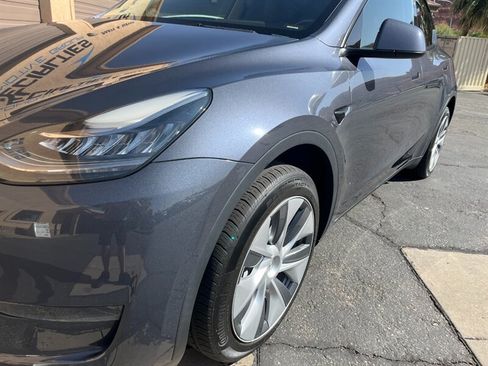 Used 2023 Tesla Model Y AWD image 22