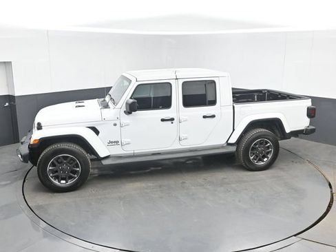 Used 2020 Jeep Gladiator Overland AWD/4WD image 32