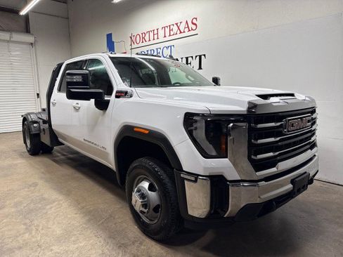 Used 2025 GMC Sierra 3500 SLE w/ SLE Convenience Package AWD/4WD image 2