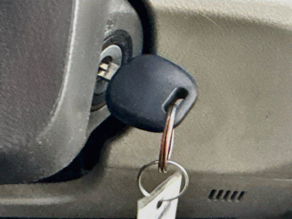 Used 2011 Toyota Camry LE w/ LE Extra-Value Pkg FWD image 17