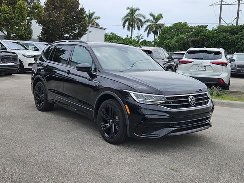Used 2023 Volkswagen Tiguan SE R-Line image 21
