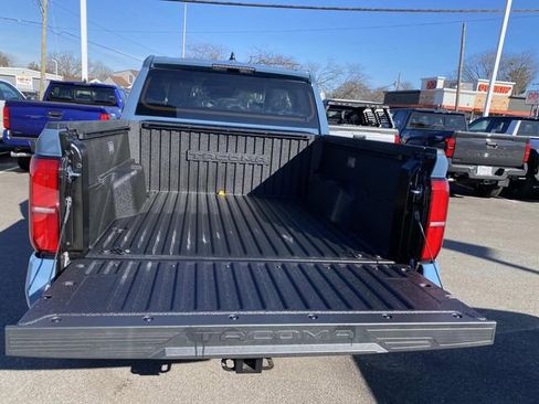 Used 2026 Toyota Tacoma TRD Sport image 4