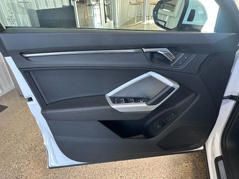 Used 2023 Audi Q3 2.0T Premium image 27