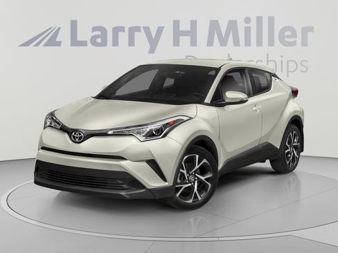 Used 2018 Toyota C-HR XLE FWD image 1