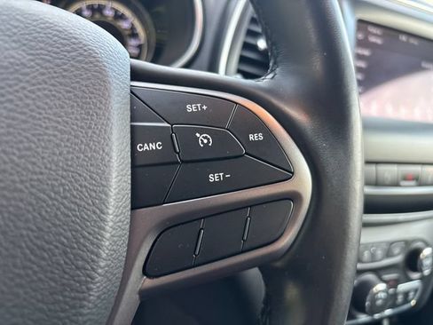 Used 2021 Jeep Cherokee Latitude Lux AWD/4WD image 13