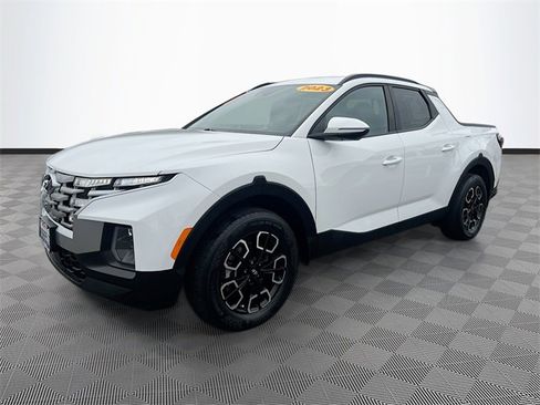 Used 2023 Hyundai Santa Cruz SEL Premium image 3