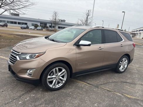 Used 2018 Chevrolet Equinox Premier image 2