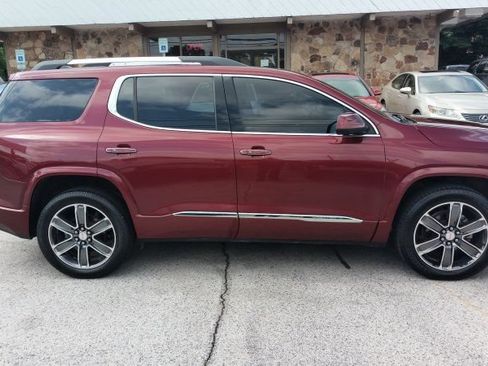 Used 2017 GMC Acadia Denali w/ Technology Package AWD/4WD image 6
