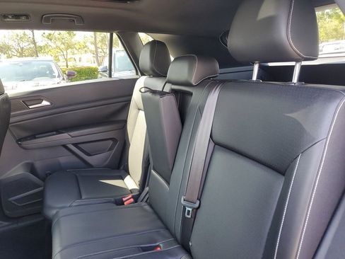 Used 2020 Volkswagen Atlas Cross Sport SE w/ Panoramic Sunroof Package image 13