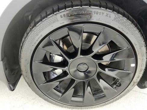 Used 2022 Tesla Model Y Long Range AWD/4WD image 83