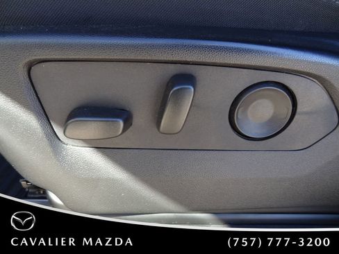 Used 2025 Chevrolet Silverado 1500 LT RWD image 9