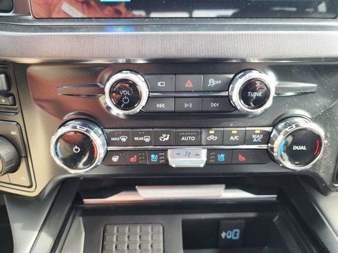 New 2025 Ford F250 Platinum image 22